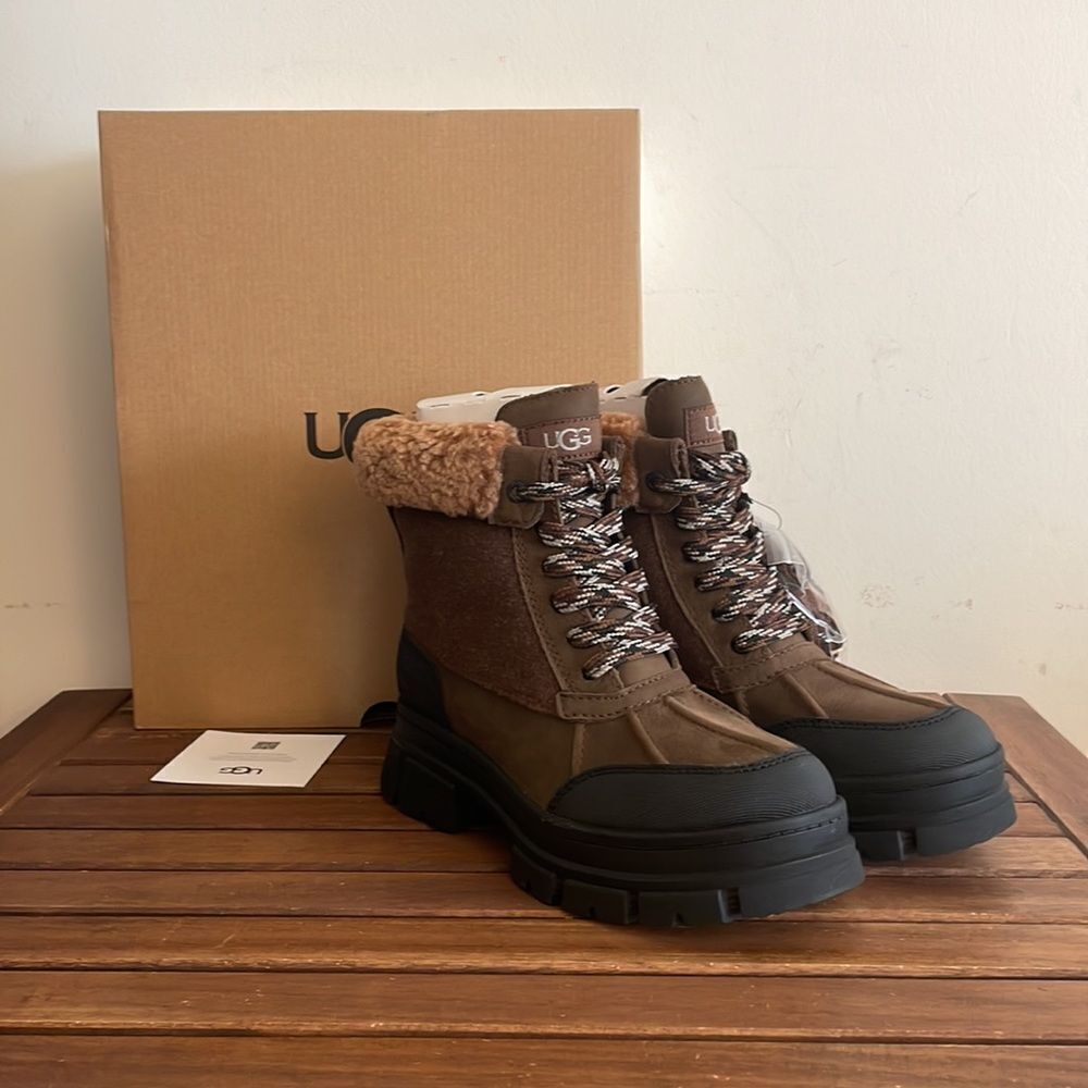 UGG Ashton Addie Tipped Boots Dark Earth USA Women Size 6.5/UK 4.5/EU 37.5
